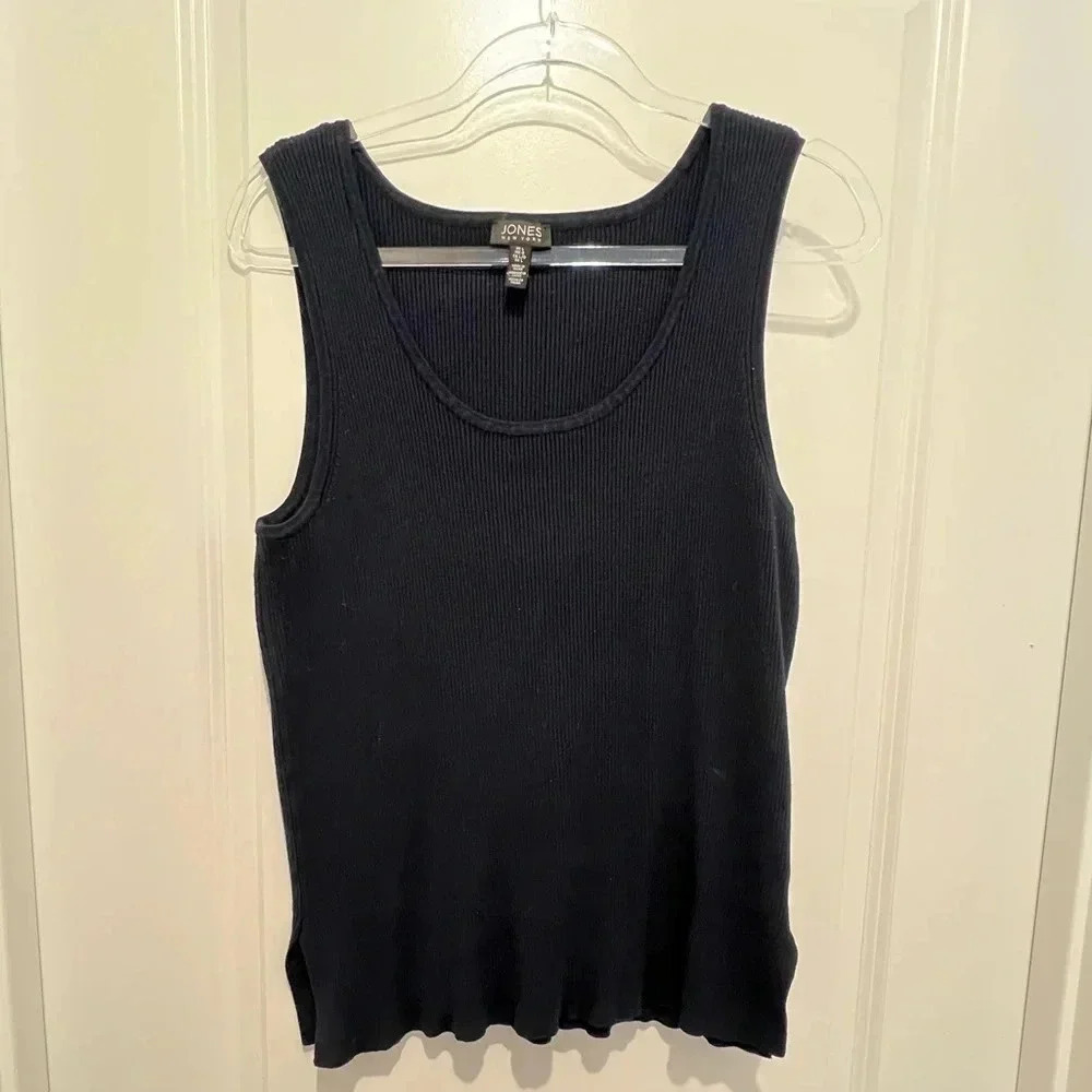 Jones New York Navy Blue Tan Ribbed Top